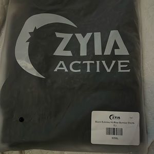 Zyia Active, black bubbles, hi-rise bomber shorts, size large. New